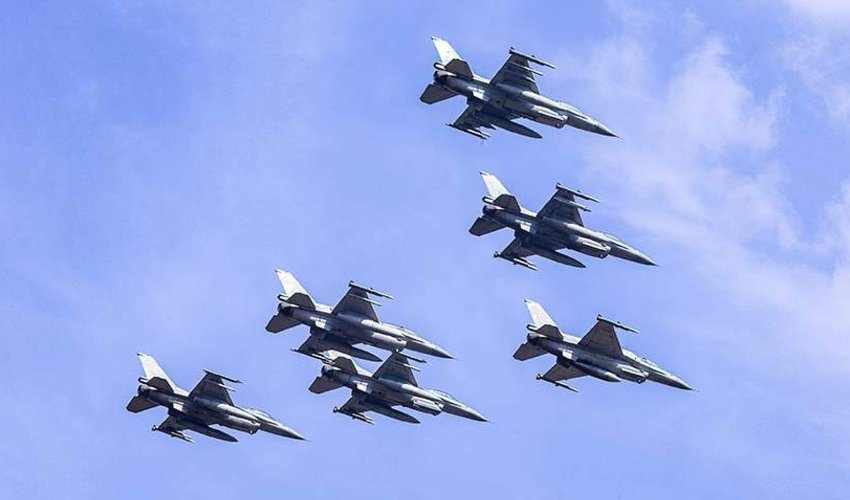 Польша подняла в воздух самолеты из-за активности России Польша подняла в воздух самолеты из-за активности России
