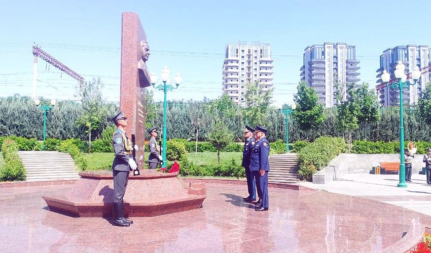 Azərbaycan HHQ komandanı Özbəkistana səfər edib Azərbaycan HHQ komandanı Özbəkistana səfər edib
