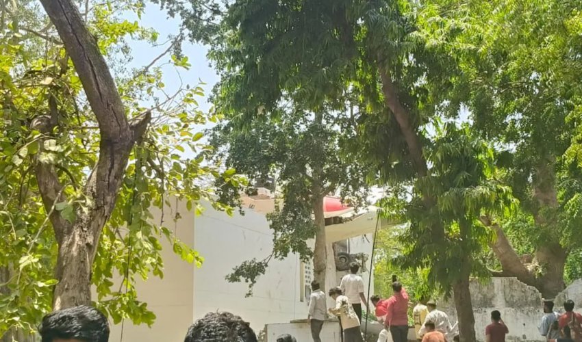 Air India passenger plane crashes in western India, at least 40 dead Air India passenger plane crashes in western India, at least 40 dead