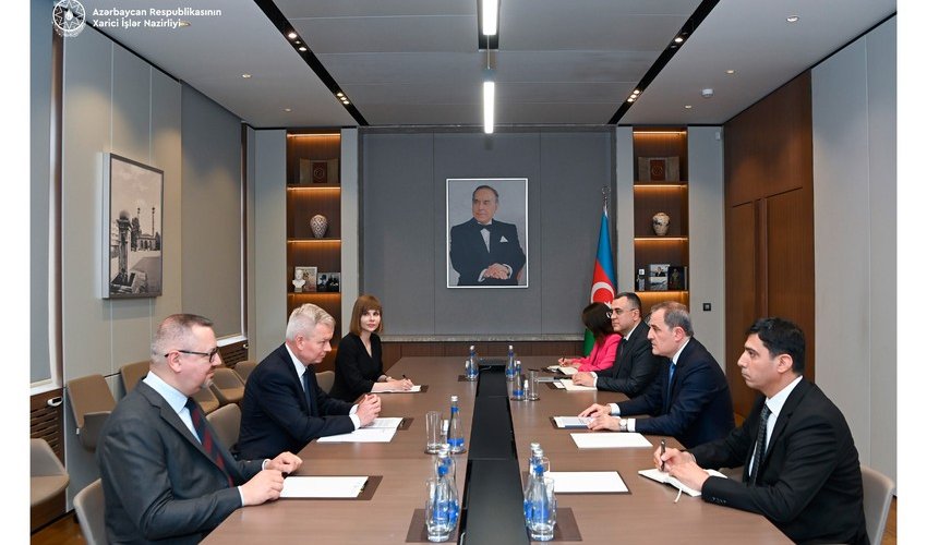 Ceyhun Bayramov Polşanın Azərbaycandakı yeni səfiri ilə görüşüb Ceyhun Bayramov Polşanın Azərbaycandakı yeni səfiri ilə görüşüb
