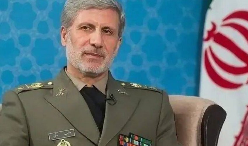 İran ordusuna yeni baş komandan təyin edildi İran ordusuna yeni baş komandan təyin edildi