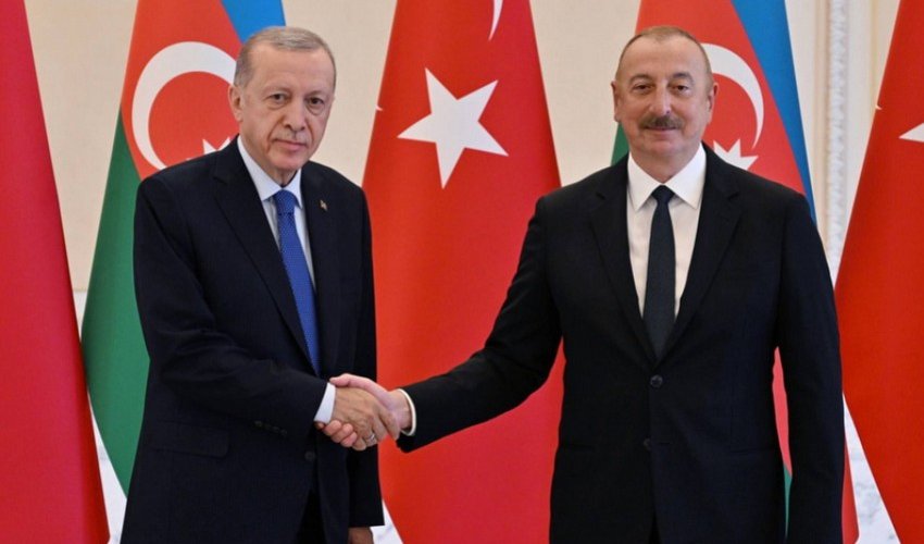 Rəcəb Tayyib Ərdoğan Prezident İlham Əliyevə zəng edib Rəcəb Tayyib Ərdoğan Prezident İlham Əliyevə zəng edib