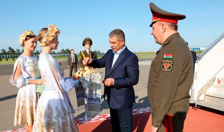Nazir Belarusa rəsmi səfərə gedib Nazir Belarusa rəsmi səfərə gedib