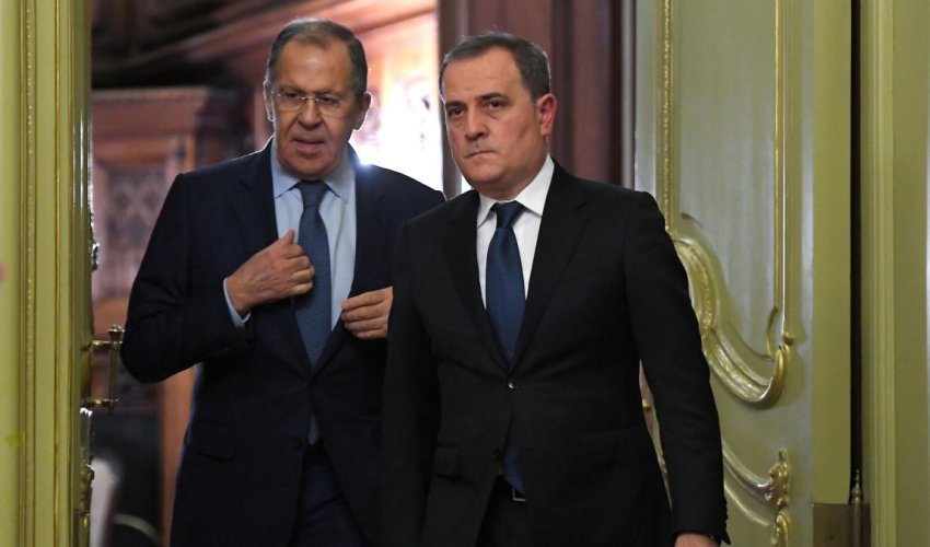 Azerbaijani, Russian FMs discuss Middle East crisis in phone call Azerbaijani, Russian FMs discuss Middle East crisis in phone call