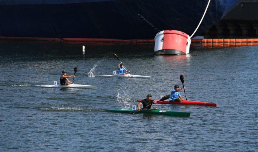 Bakıda açıq qayıq sürmə çempionatı keçirilib