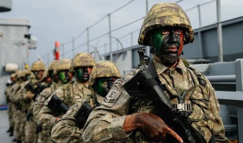 Турецкая армия на страже границы с Ираном Турецкая армия на страже границы с Ираном