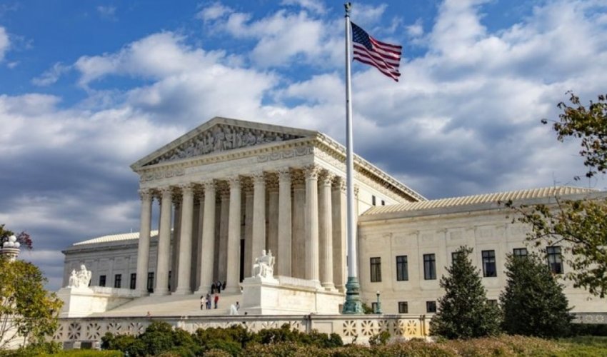 Верховный суд США разблокировал депортацию мигрантов в третьи страны Верховный суд США разблокировал депортацию мигрантов в третьи страны