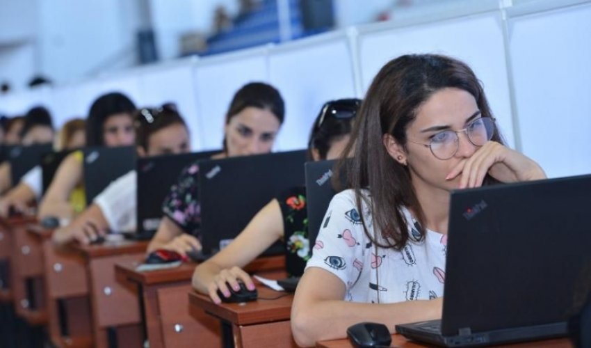 Bugün sertifikasiya imtahanında 5 945 müəllim iştirak edib Bugün sertifikasiya imtahanında 5 945 müəllim iştirak edib