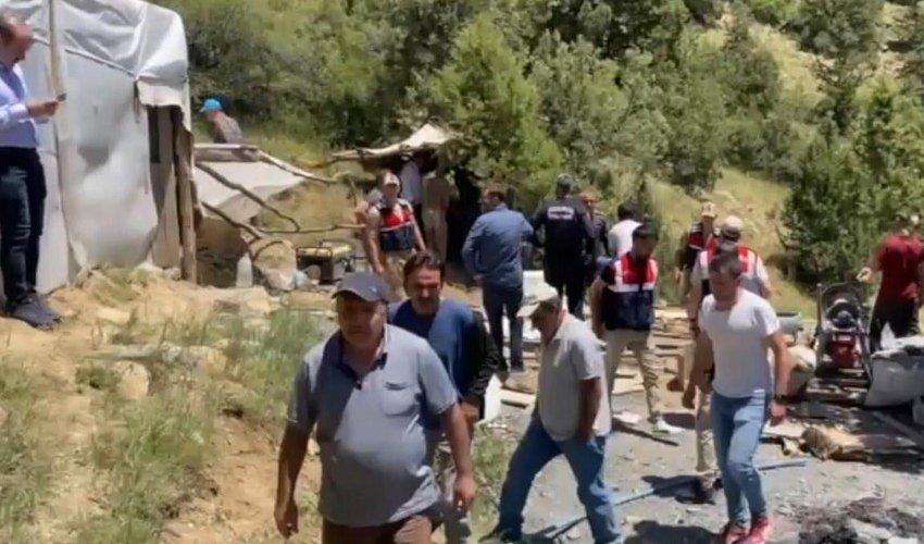 Türkiyədə daş karxanasında uçqun olub, ölən və yaralananlar var Türkiyədə daş karxanasında uçqun olub, ölən və yaralananlar var