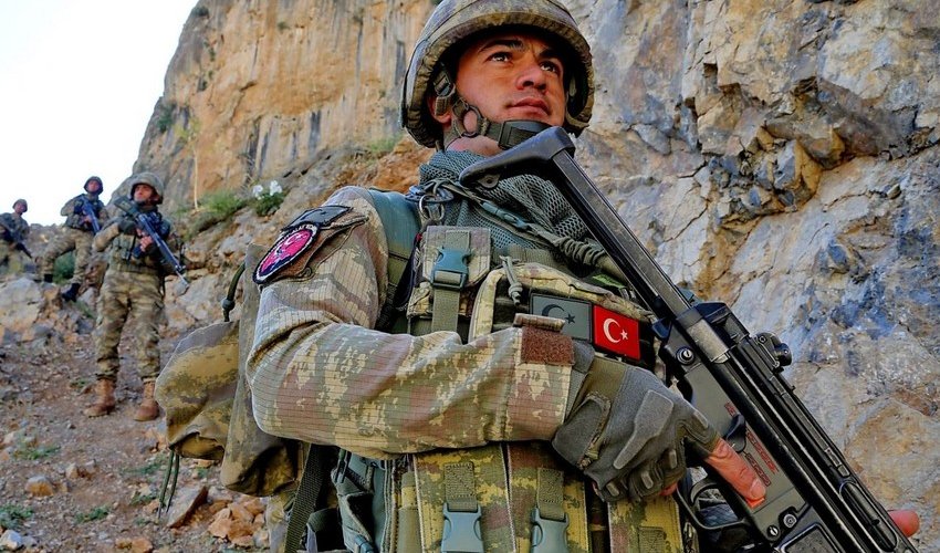 İraqda Türkiyə Ordusunun taboruna hücum olub, 10 hərbçi yaralanıb İraqda Türkiyə Ordusunun taboruna hücum olub, 10 hərbçi yaralanıb