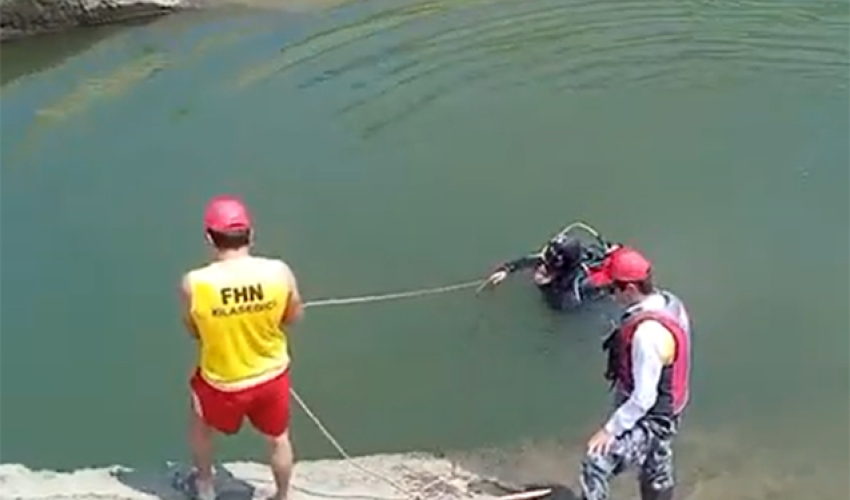 Füzulidə kanalda batan şəxsin axtarışları davam edir - Video Füzulidə kanalda batan şəxsin axtarışları davam edir - Video