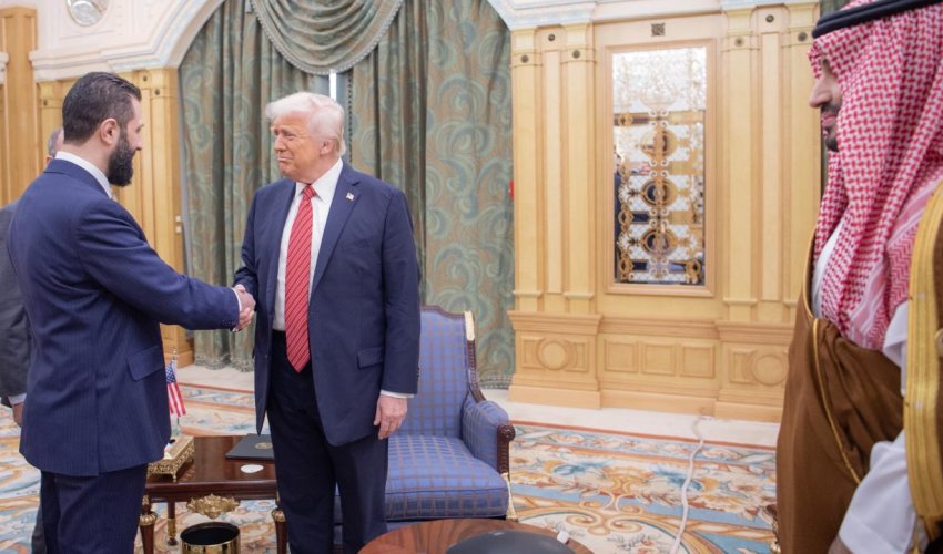 Трамп снимает с Сирии санкции Трамп снимает с Сирии санкции