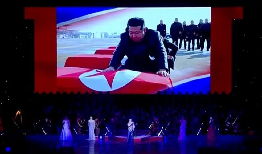 Kim Çen In Rusiya tərəfində döyüşlərdə həlak olan əsgərlərinin xatirəsini anıb