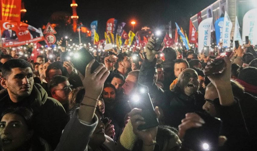 В Стамбуле прошёл крупный митинг: произошли столкновения с полицией