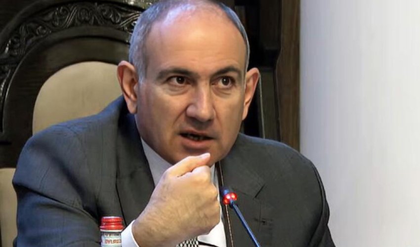Paşinyan bütün ermənilərin katolikosu üçün növbədənkənar seçkilər tələb edir