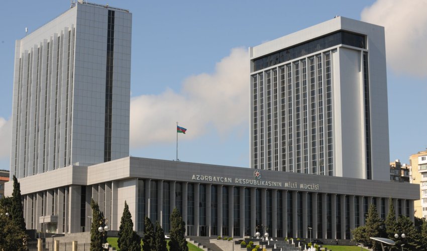 Milli Məclisin növbəti iclası başlayıb Milli Məclisin növbəti iclası başlayıb