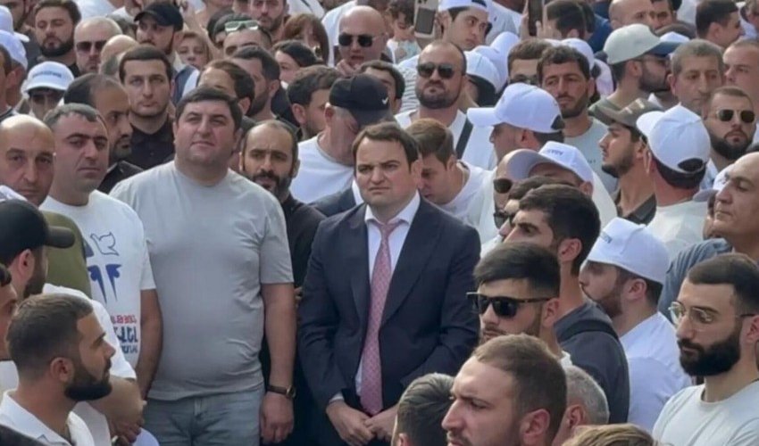 В Ереване началась акция в поддержку Самвела Карапетяна В Ереване началась акция в поддержку Самвела Карапетяна