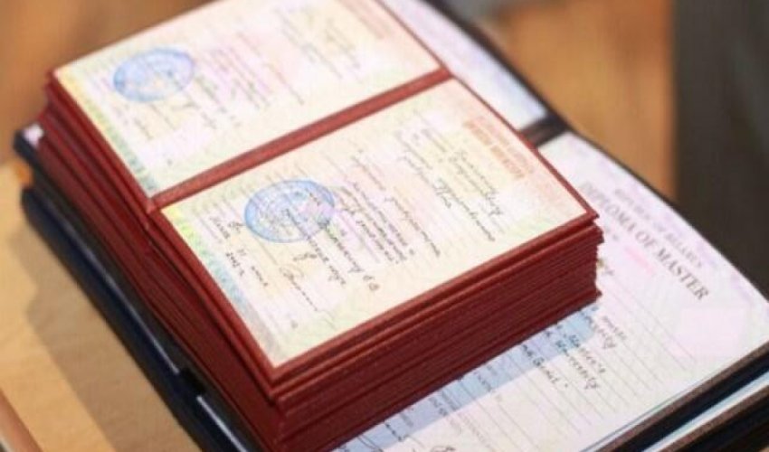 Məktəbi fərqlənmə attestatı ilə bitirən şagirdlərin sayı bilinib Məktəbi fərqlənmə attestatı ilə bitirən şagirdlərin sayı bilinib