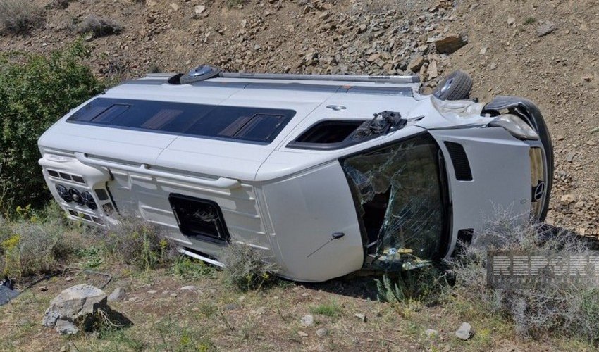Ağdam-Füzuli yolunda mikroavtobus aşıb, 20 nəfər xəsarət alıb Ağdam-Füzuli yolunda mikroavtobus aşıb, 20 nəfər xəsarət alıb