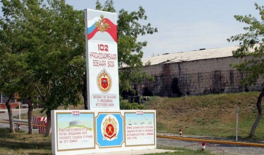 Rusiyanın Ermənistandakı hərbi bazasında əsgər özünü güllələyib