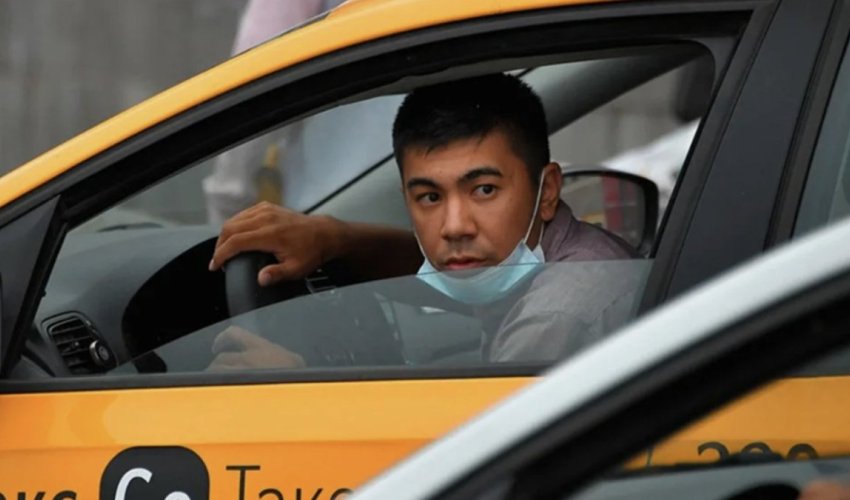 В Петербурге сняли запрет на такси и доставку для мигрантов