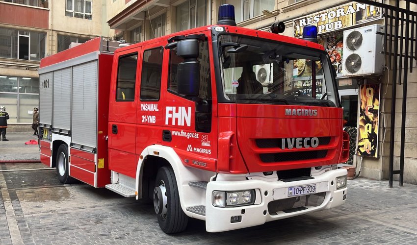 Bakıda avtomobil yanıb