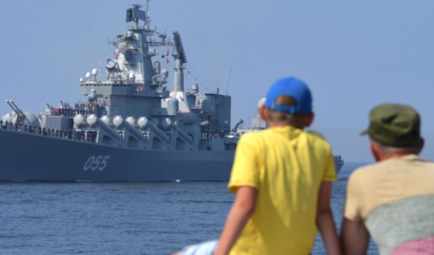 Парады и салюты отменяют в России Парады и салюты отменяют в России