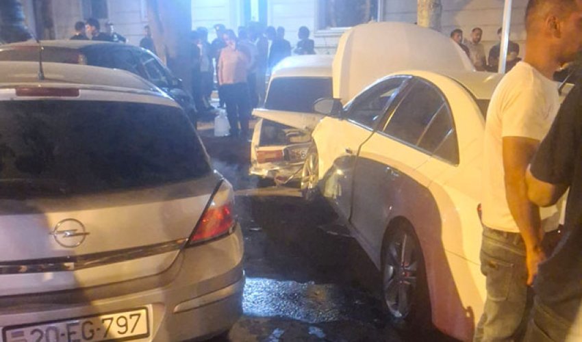 Gəncədə zəncirvari qəza olub, 4 avtomobil toqquşub Gəncədə zəncirvari qəza olub, 4 avtomobil toqquşub