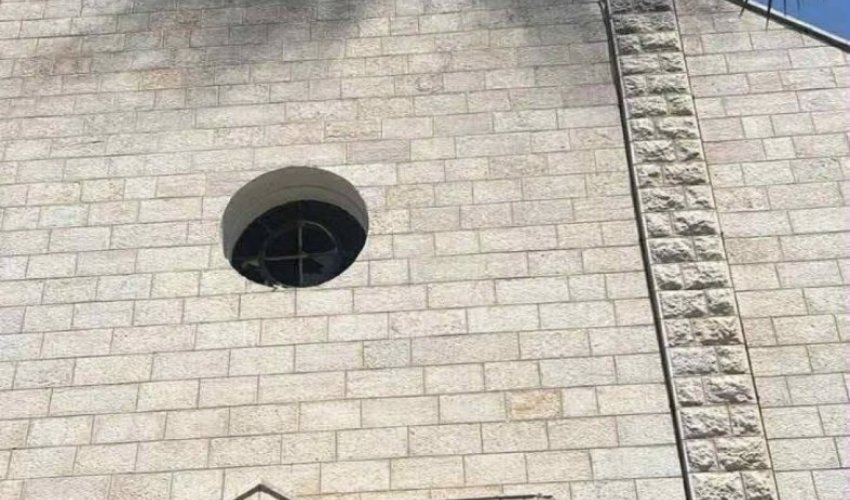 Israel strikes Gaza church, Trump calls Netanyahu