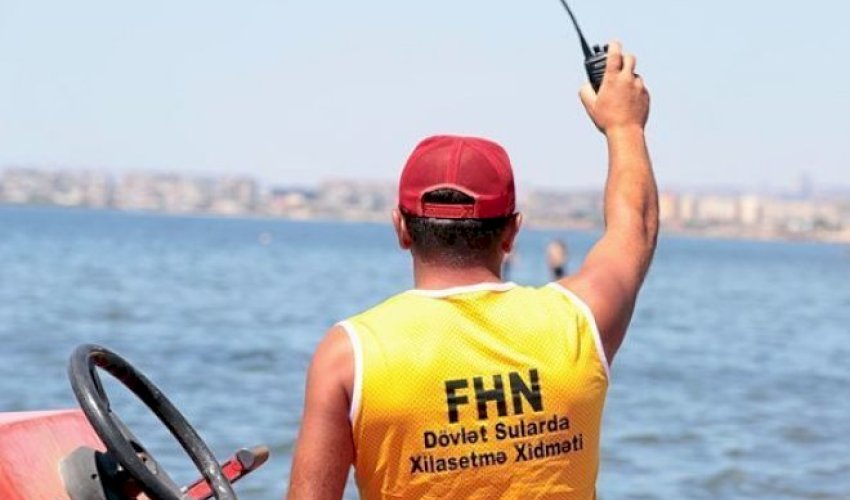 Novxanıda dənizdə iki nəfər batıb