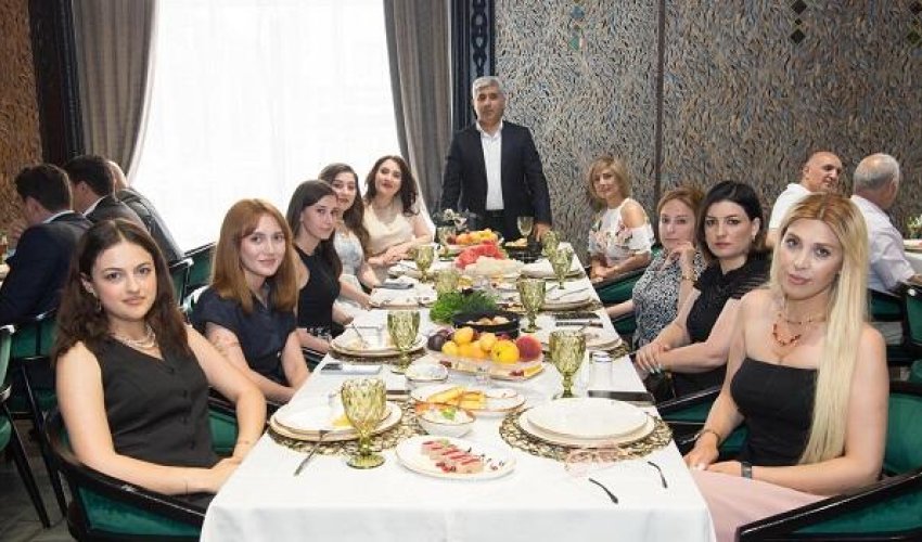 ADSEA medianümayəndələri ilə görüş təşkil edib