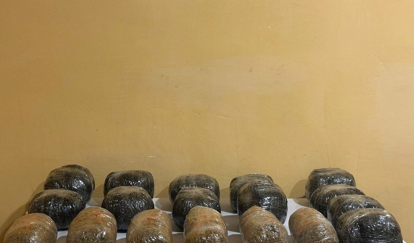 Пограничники пресекли попытку контрабанды 18 кг наркотиков из Ирана Пограничники пресекли попытку контрабанды 18 кг наркотиков из Ирана
