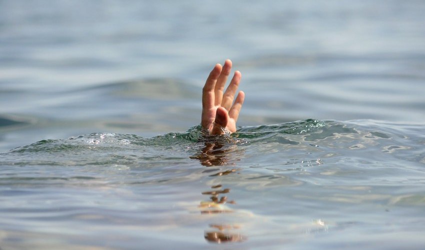 В Мардакяне обнаружено тело утонувшего в море 18-летнего юноши В Мардакяне обнаружено тело утонувшего в море 18-летнего юноши