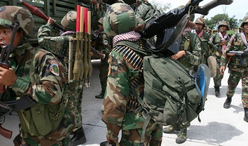 Thailand closes Cambodia border amid fighting along border