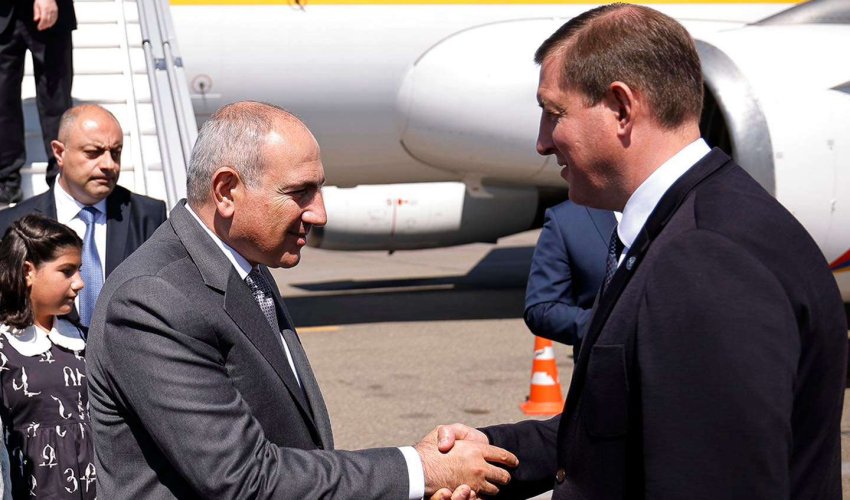 Paşinyan Altay Respublikasına səfər edib