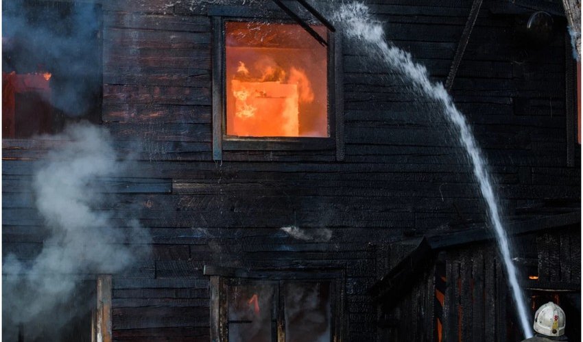 
В Свердловской области при пожаре погибли трое детей