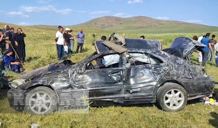 Laçında baş verən yol qəzasında üç nəfər ölüb, bir nəfər yaralanıb