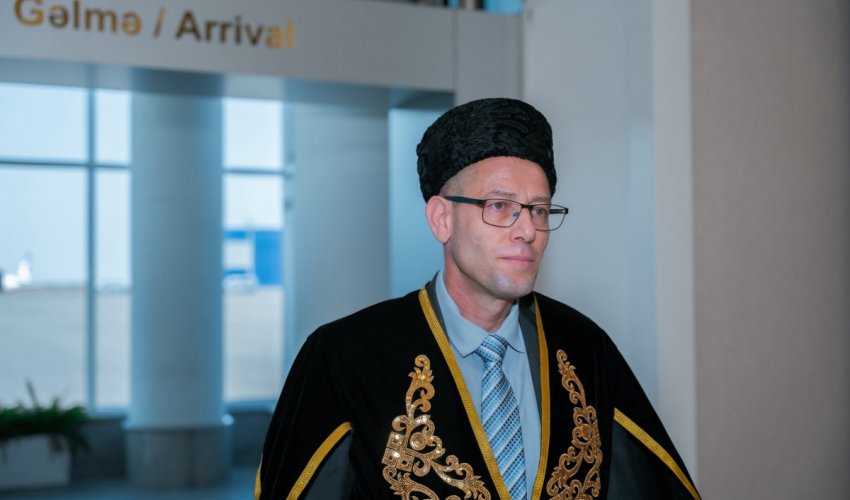 İsrailin yeni səfiri Azərbaycana gəlib
İsrailin yeni səfiri Azərbaycana gəlib