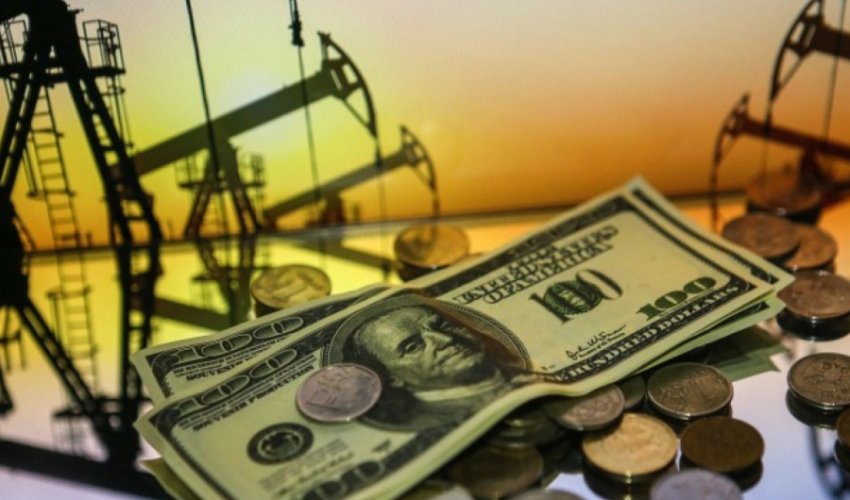 Цены на нефть умеренно выросли на опасениях снижения экономической активности