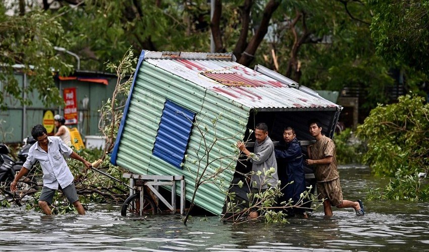 Vietnam floods leave at least 14 dead or missing Vietnam floods leave at least 14 dead or missing