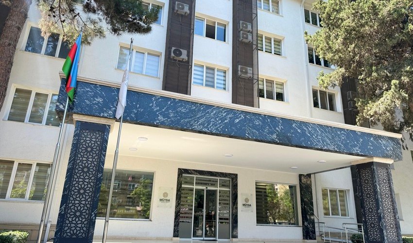 21 məktəb direktorunun əmək müqaviləsinə xitam verilib