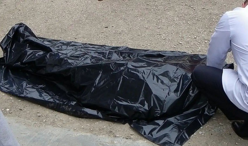 Sumqayıtda yeniyetmə qız hündürlükdən yıxılaraq ölüb Sumqayıtda yeniyetmə qız hündürlükdən yıxılaraq ölüb