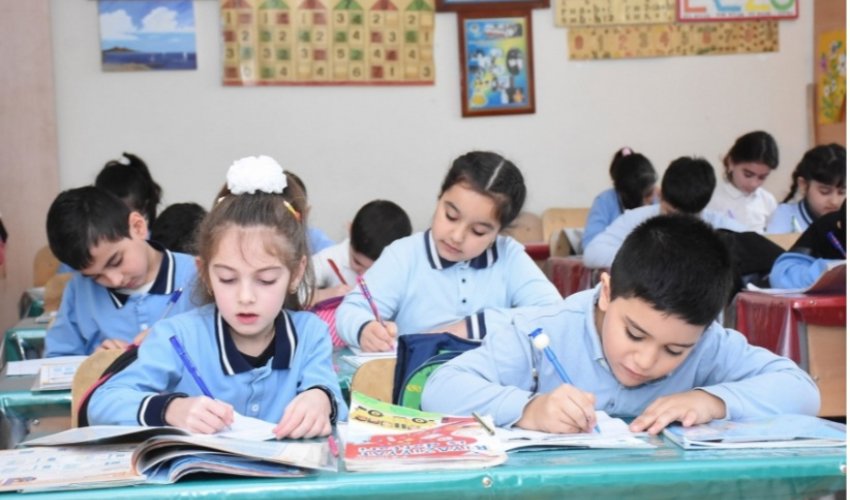 Azərbaycanda 125 mindən çox uşaq I sinfə qəbul olunub Azərbaycanda 125 mindən çox uşaq I sinfə qəbul olunub