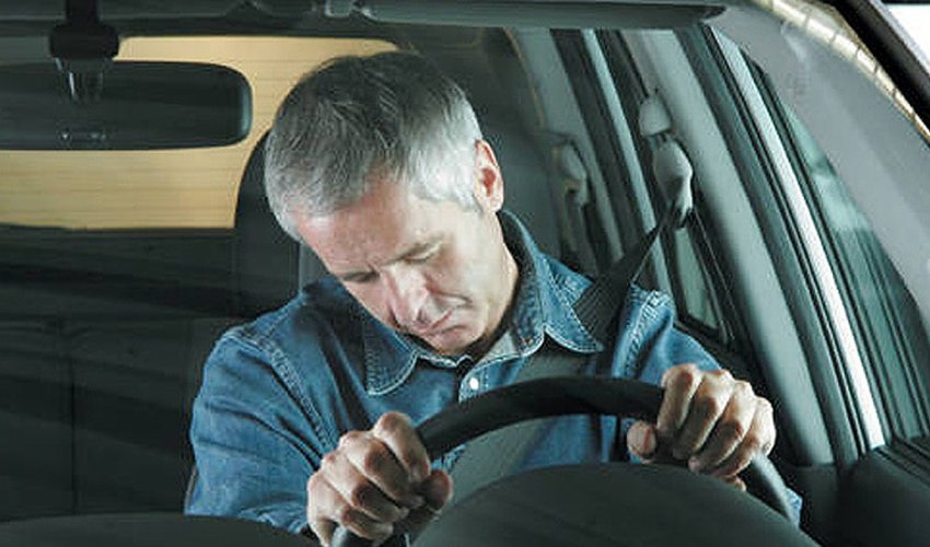 Baku police warn: sticking hand out of car window could cost 40 manats