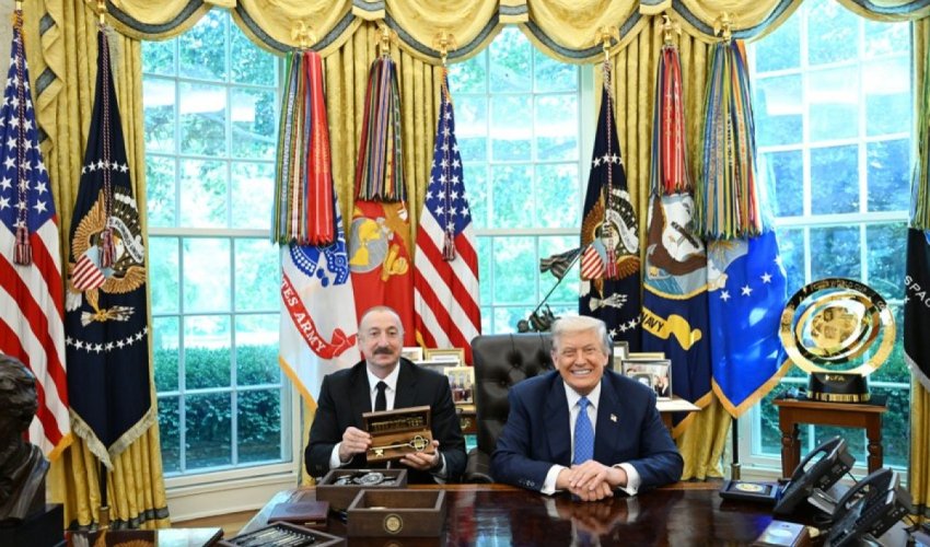 Трамп вручил Алиеву ключи от Белого дома Трамп вручил Алиеву ключи от Белого дома