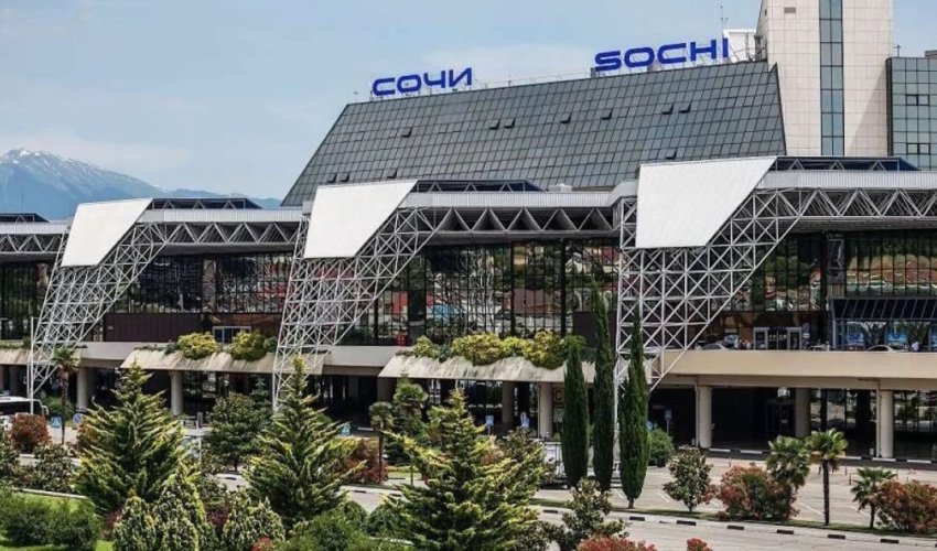 Угроза атаки БПЛА парализовала Сочи: аэропорт охватил коллапс Угроза атаки БПЛА парализовала Сочи: аэропорт охватил коллапс