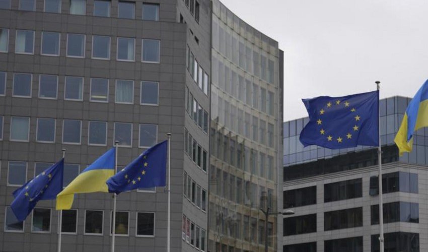 ЕС готов продолжать оказывать военную и экономическую помощь Украине ЕС готов продолжать оказывать военную и экономическую помощь Украине