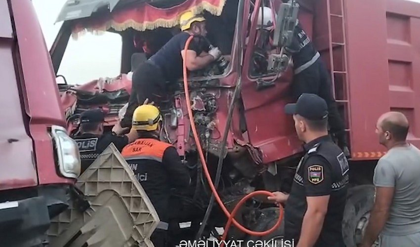 Balaxanıda yol qəzası baş verib - Video Balaxanıda yol qəzası baş verib - Video
