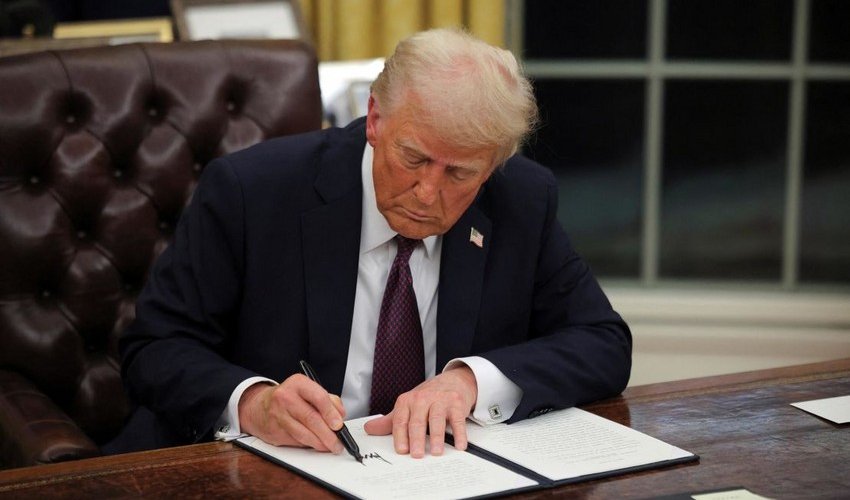 Трамп отложил удар по Китаю Трамп отложил удар по Китаю