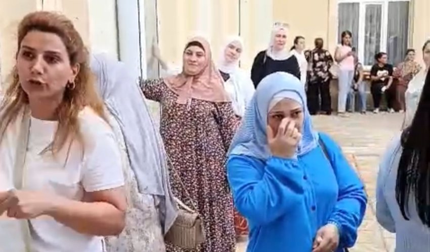 Lənkəranda məktəbin köçürülməsinə valideynlər etiraz edir- VİDEO Lənkəranda məktəbin köçürülməsinə valideynlər etiraz edir- VİDEO